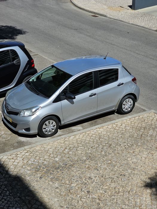 Toyota Yaris III Hatchback — photo 4