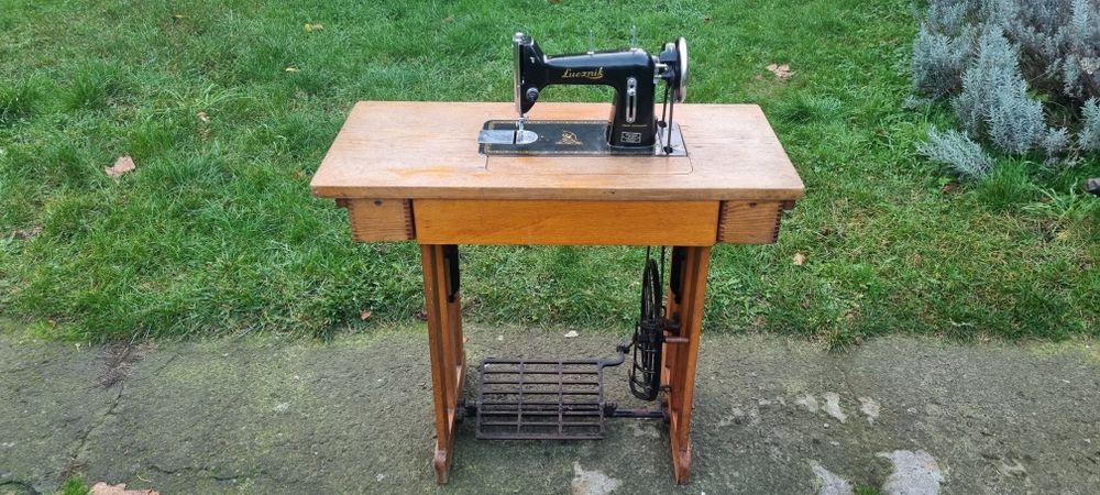 Szczecin Maszyna do szycia Lucznik KL.82