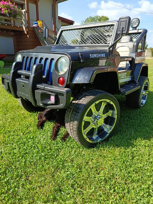Auto Jeep na akumulator