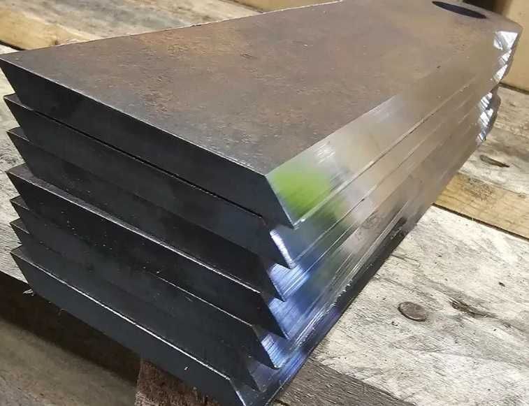 Nóż przystawki  260x60x6 ∅30mm cały z Hardoxu500
