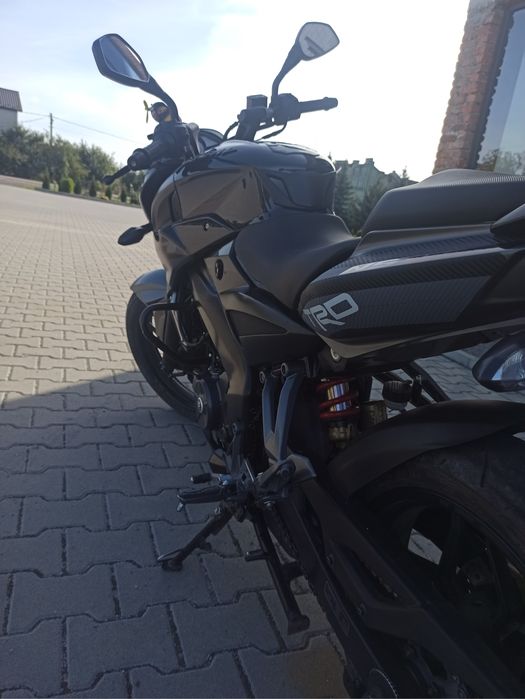 bajaj pulsar ns200