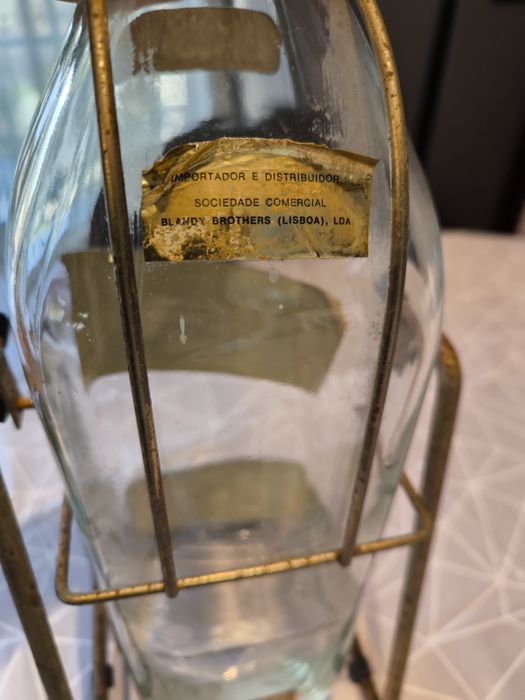 Garrafas com suporte