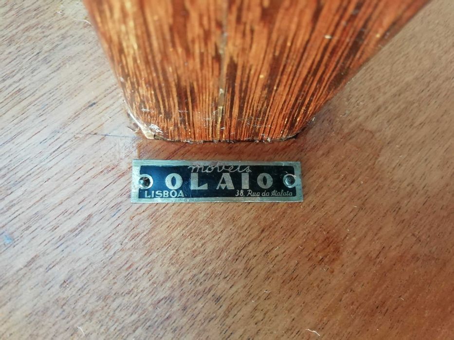 Mesa Olaio em sucupira