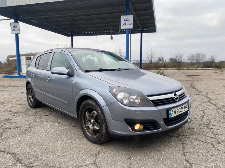 В Дуже Гарному Стані OPEL Astra H 1.6 Бензин На Автоматі! 140тис км