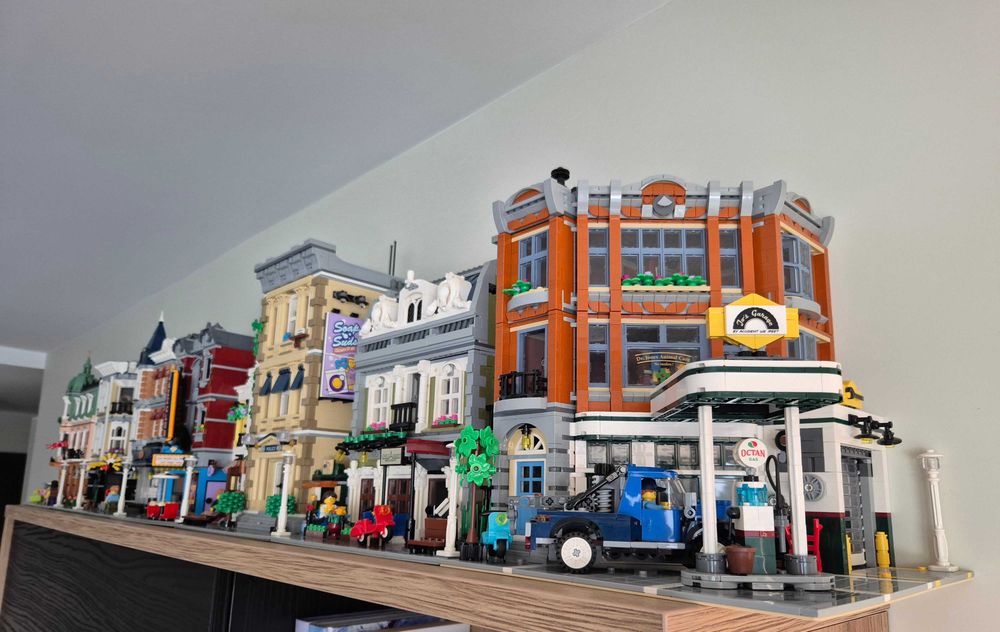 Kolekcja LEGO MODULAR: 10243 10255 10260 10264 10270 10278 10297 10312 40532 40586