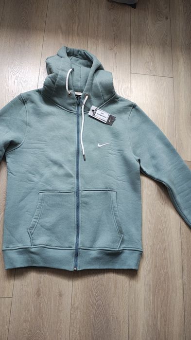 Sprzedam  dres damski nowy