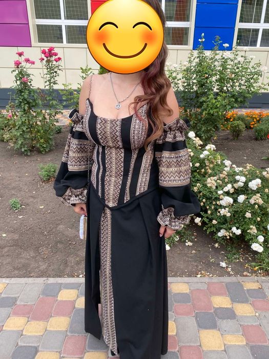 Продам вишитий костюм (корсет, юбка і рукава)