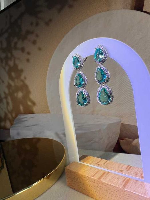 Brinco Gota Luxo | Pedra Verde Tiffany | Ródio Branco + Microzircônias