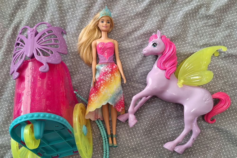 Barbie набір з конем і колісницею