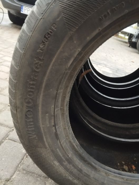 255/60R18 Continental