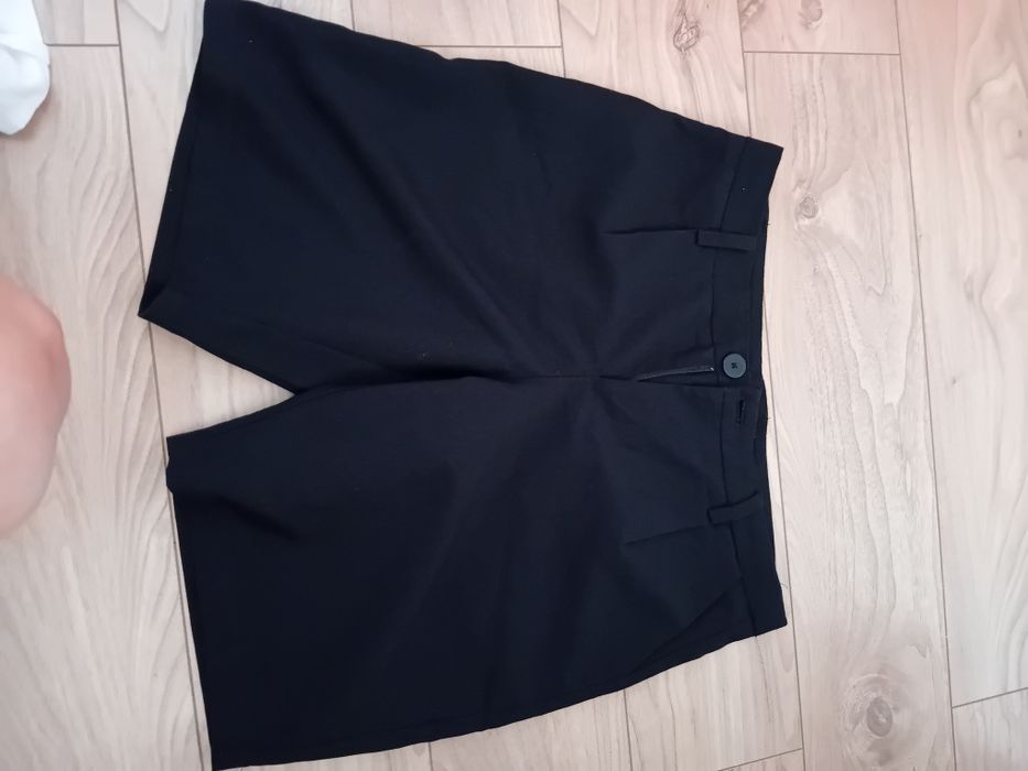 Białe spodenki Stradivarius 36
