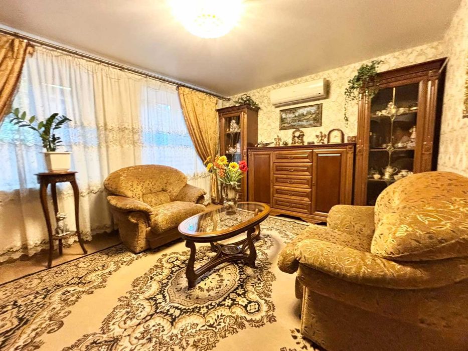 Дом  в центре возле парка + гот. бизнес Участок 6 соток! Торг.