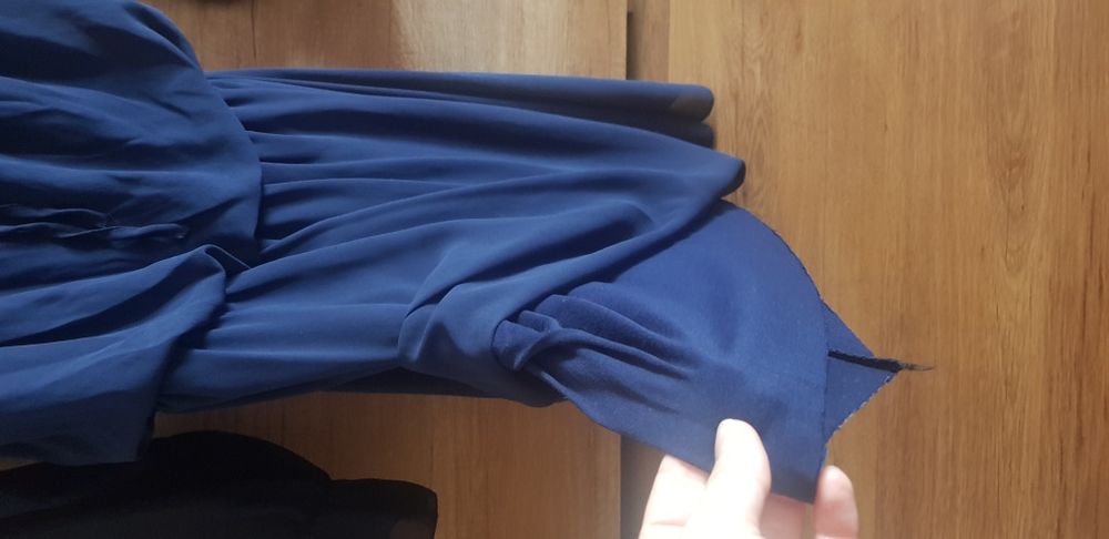 Sukienka granat ramiona gumka elegancka zwiewna