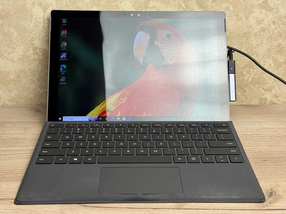 Ноутбук-планшет Microsoft Surface PRO 4 1724 i5-6300U 8/256 nvme 5час