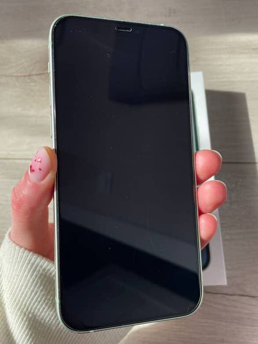 Продам телефон ай12