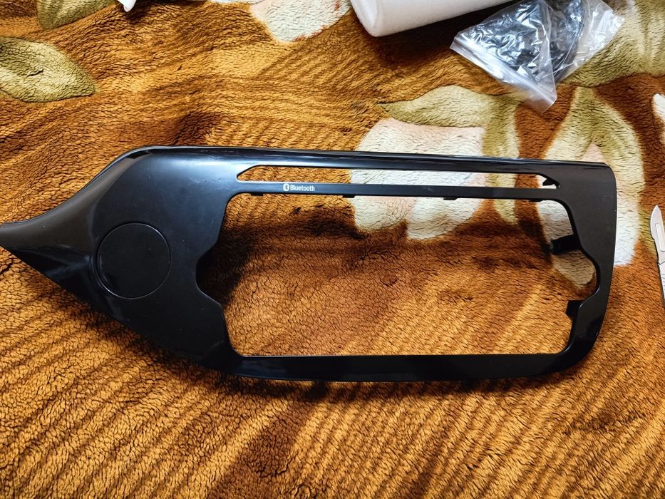 Продам магнитолу Road Rover на KIA CEED