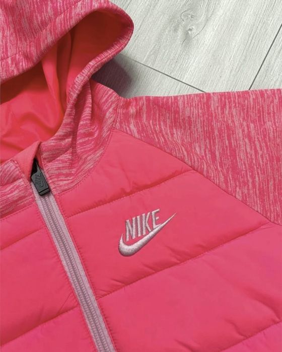 Курточка осінь/весна Nike на дівчинку 6/7 років