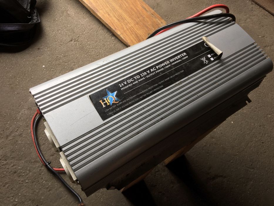 Інвертор 24/230 Вольт