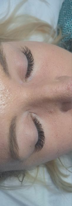 Przedłużanie rzęs i Makijaże