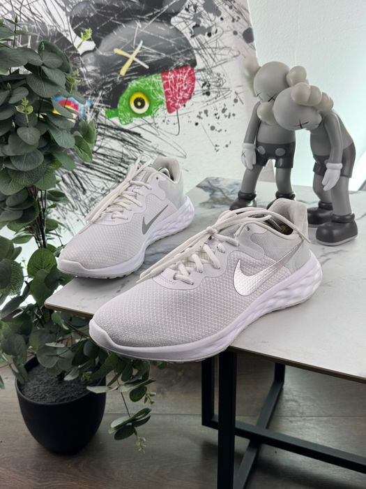 Кросівки Nike Revolution 44.5 розмір Е11744