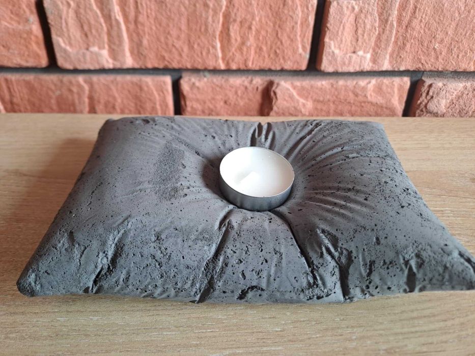 Świeczniki.Poduszki betonowe, swieczniki