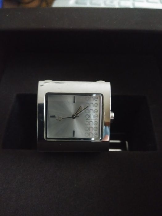 Relógio ONE Watch Company