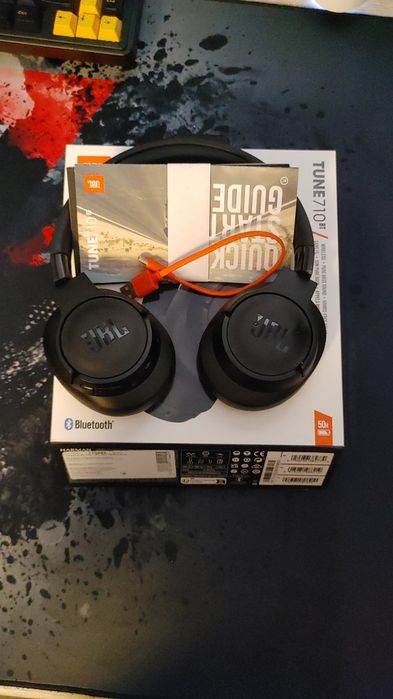 Продам навушники JBL TUNE 710 BT