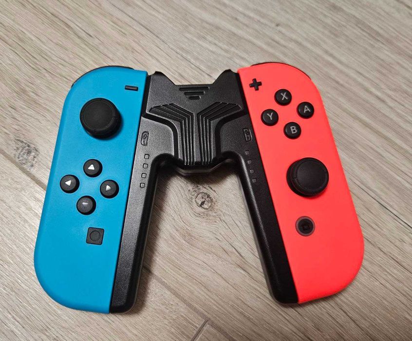 Тримач для джойконів на Nintendo Switch