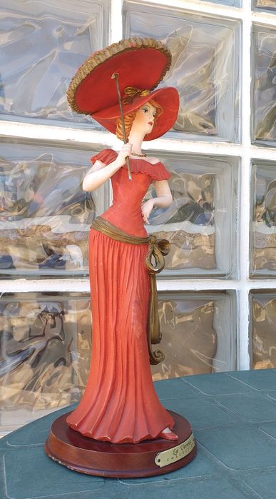 Estatueta em ótimo estado de conservação