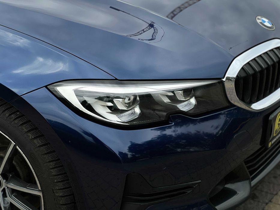 BMW 330 І 2019 року
