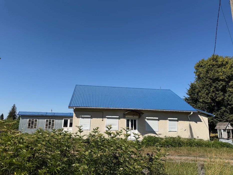 Продаються приміщення адмінбудинку та магазина-бару в центрі с.Ржавинці, 52 000$