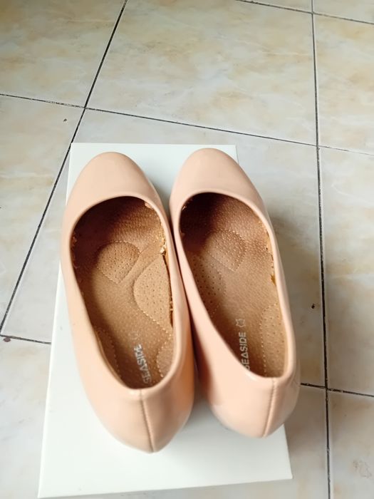 Vendo sapatos clássicos