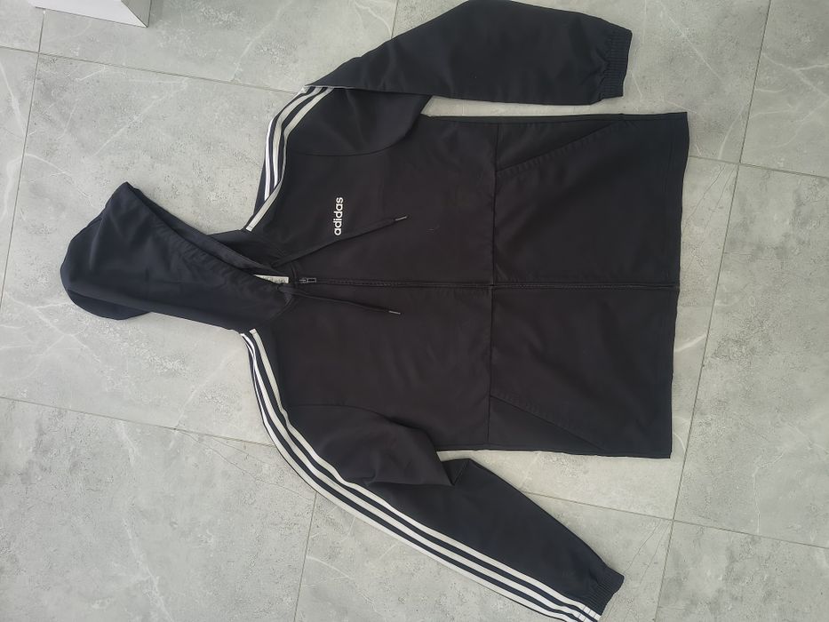 Kurtka adidas Essentials 3-Stripes Woven Windbreaker