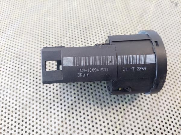Botão / interruptor de luzes VOLKSWAGEN Golf IV (1J1)