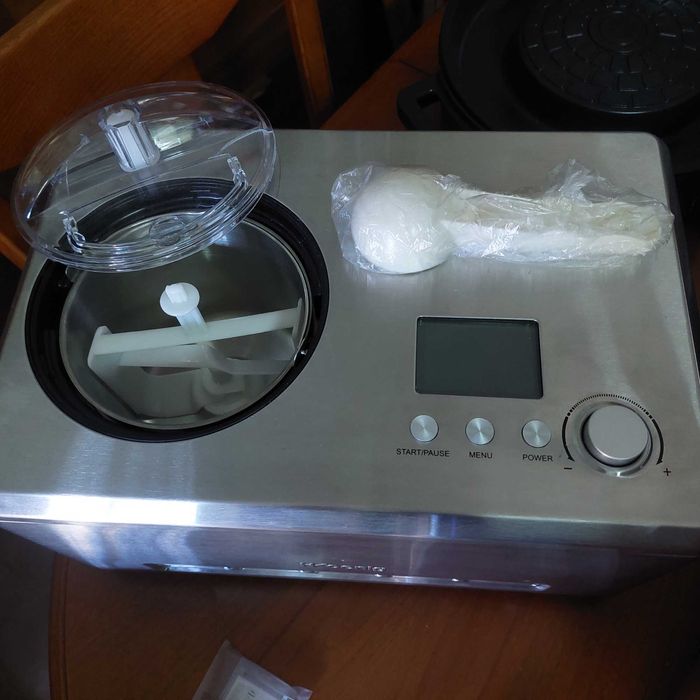 Máquina de gelados, sorvetes e iogurtes HKoenig