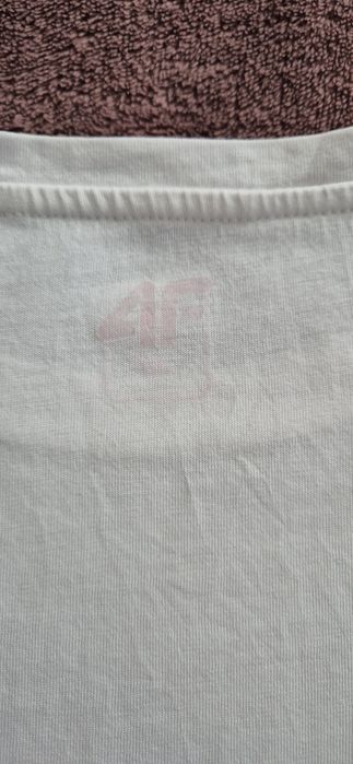 T-shirt dziewczęcy 4F rozmiar 158