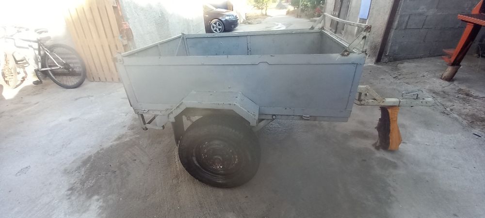 Reboque em bom estado para jipe ou carro