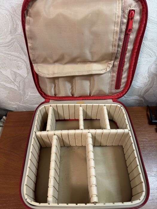 Косметичка , органайзер Loreal