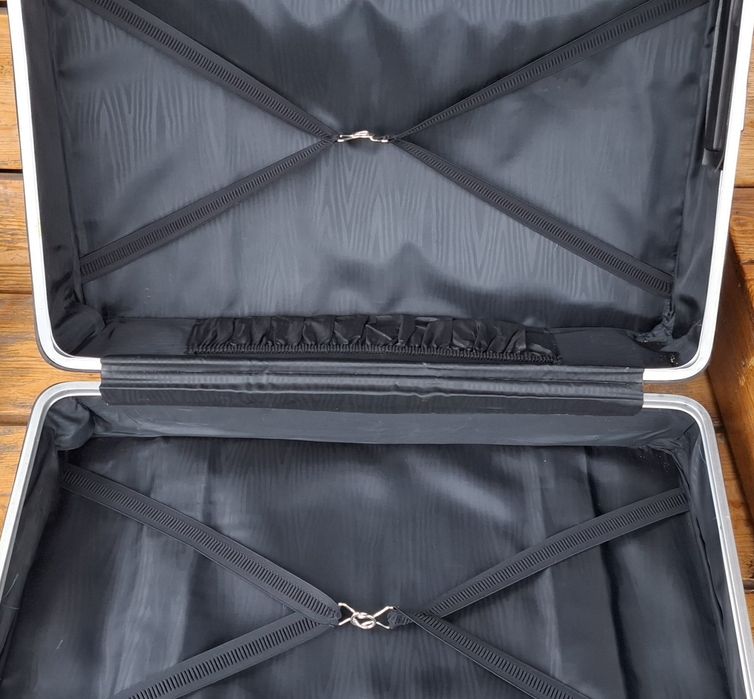 Ретро валізи різні