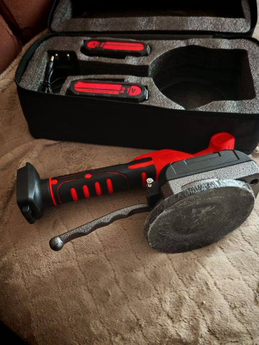 Przyssawka wibracyjna do płytek