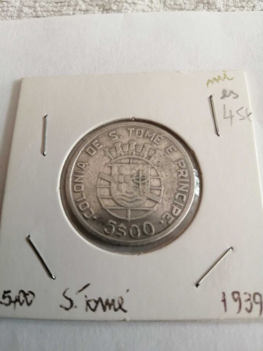 Moedas prata de S.Tomé e Príncipe de 5 escudos. Cada moeda tem 1 valor