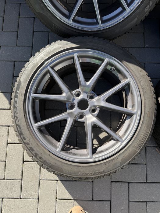 Диски колеса 18 R18 5 114,3 235 45 Pirelli зима  Тесла Tesla модель Model 3