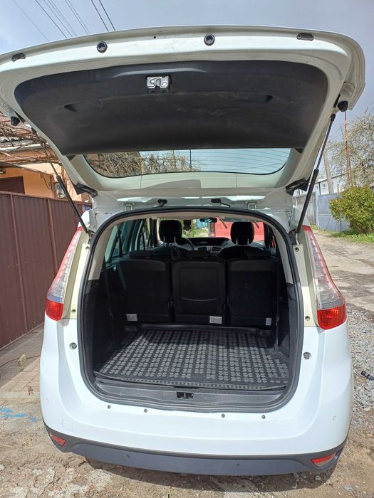 Renault Grand Scenic 2011