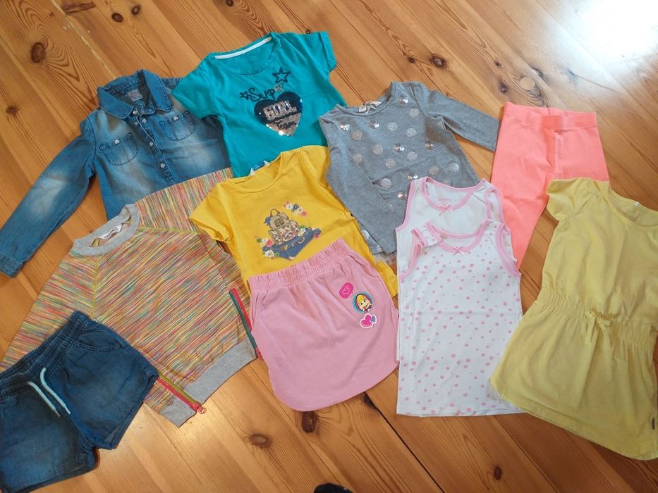 Ubranka dla dziewczynki r.98-104.