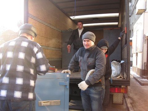 Грузоперевозки по Киеву и Украине Перевозка мебели Услуги грузчиков