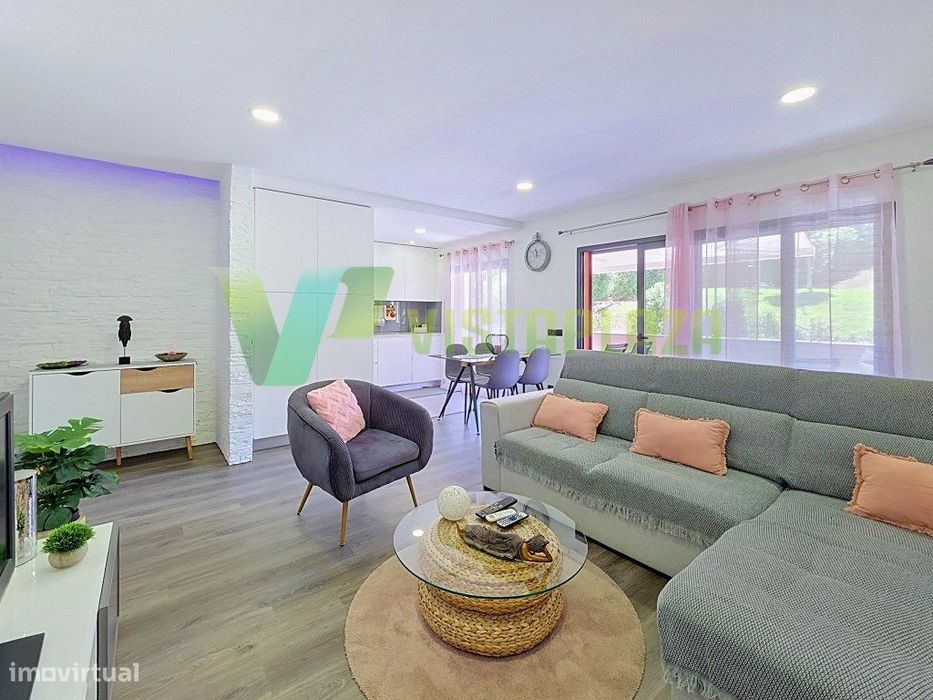 Apartamento T2 com Grandes Varandas e Garagem Box no Barranco do Ro...