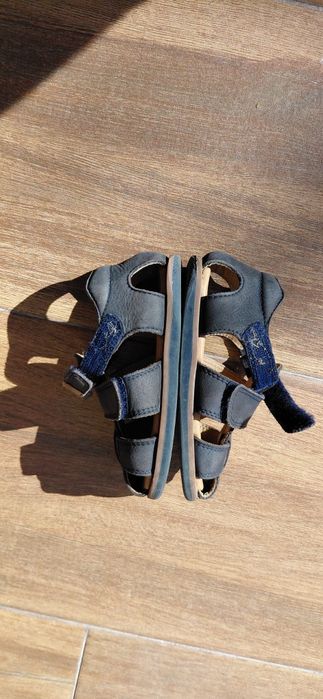 Sandalias Zippy 24 muito boas
