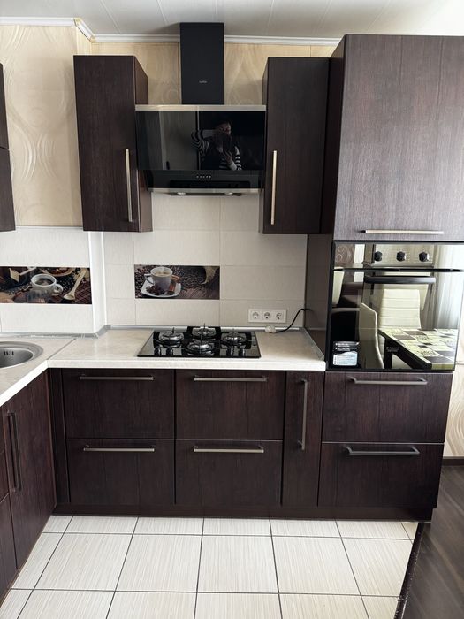 Продается  4 ком квартира по ул Сергея Синенко 8/9