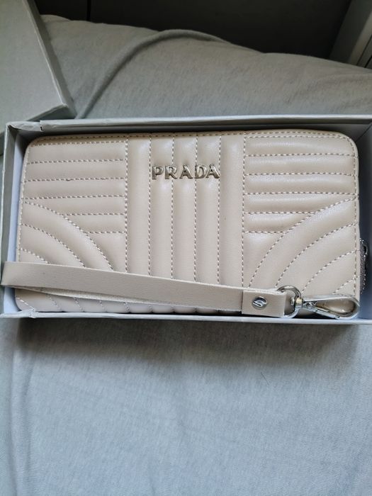 Sprzedam portfel damski Prada