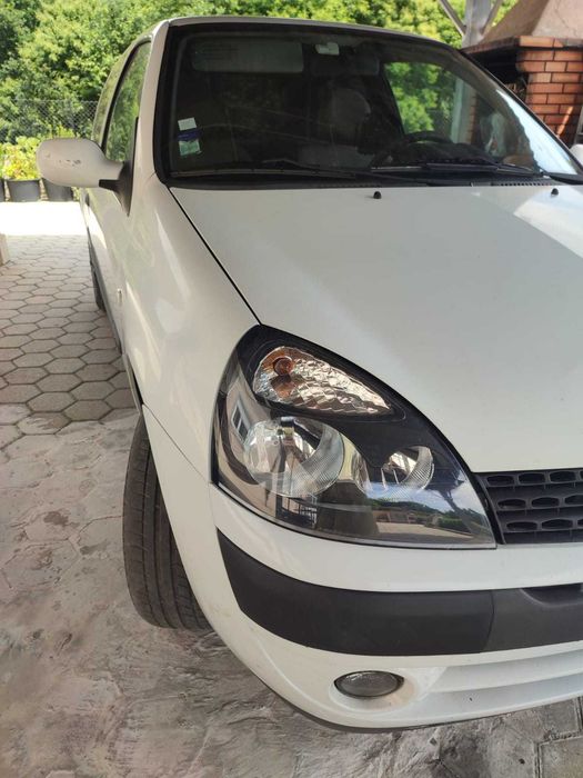 Renault clio/comercial